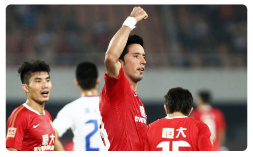 Barrios pourrait avoir offert le titre aux Evergrande Lucas Barrios