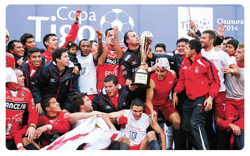 Universitario défend son titre