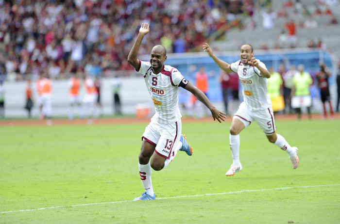 Machado et Saprissa s'imposent lors du Clasico.