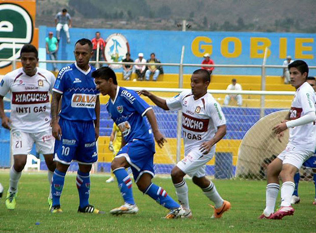 Unión Comercio s'impose sur le terrain d'Inti Gas