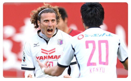 Diego Forlan Diego Forlan ouvre son compteur