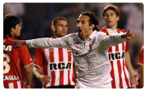 Hernan Barcos coule Estudiantes Hernan Barcos